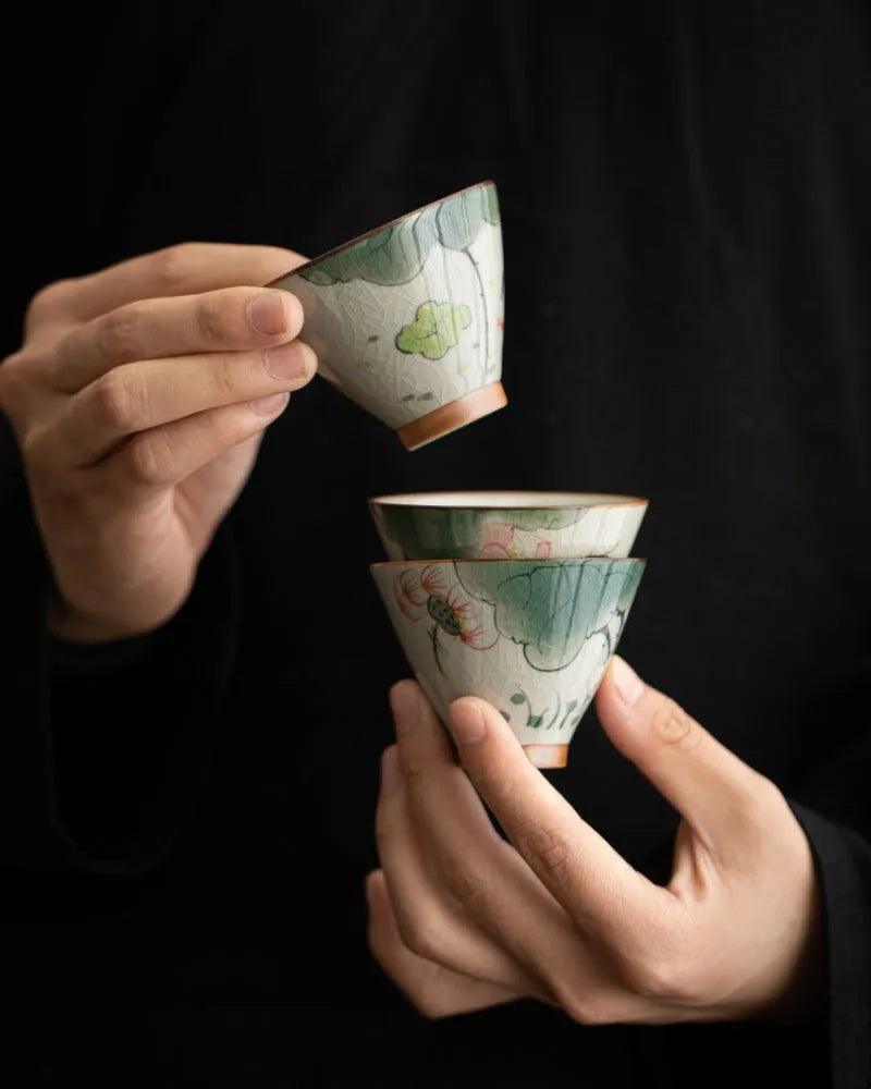 Ge Kiln Hand-painted Ice Crackle Ceramic [Lotus] Straw Hat Tea Cup Set - YIQIN TEA HOUSE | yiqinteahouse.com | lotus, tea cup, teaware