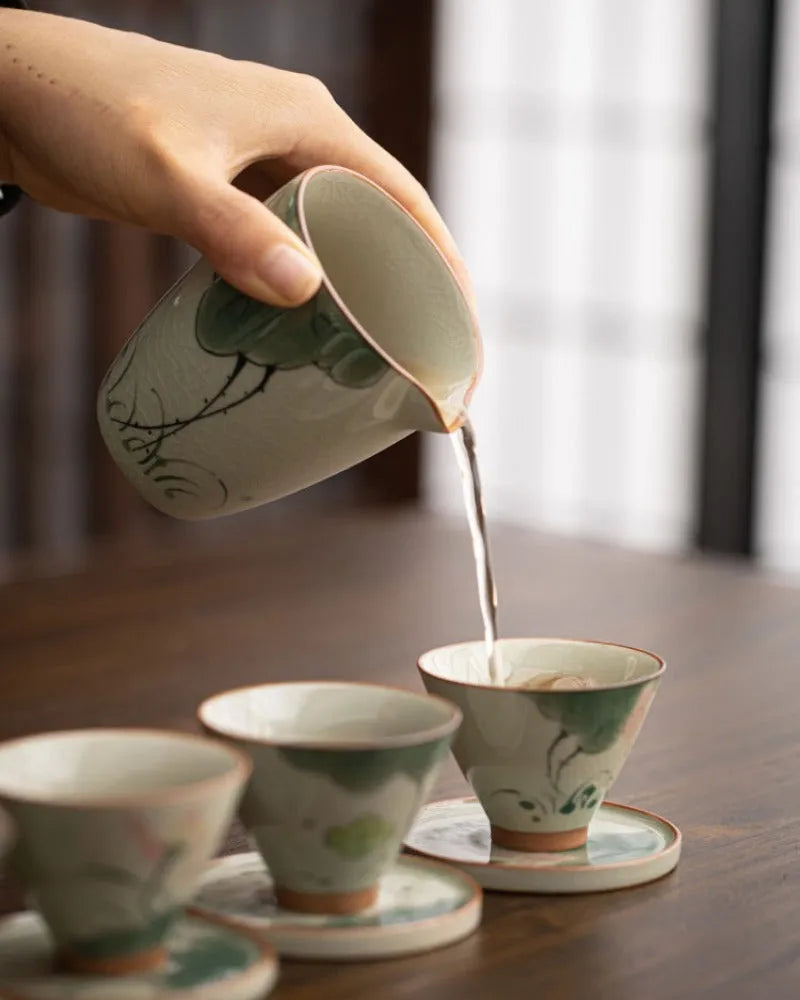 Ge Kiln Hand-painted Ice Crackle Ceramic [Lotus] Straw Hat Tea Cup Set - YIQIN TEA HOUSE | yiqinteahouse.com | lotus, tea cup, teaware