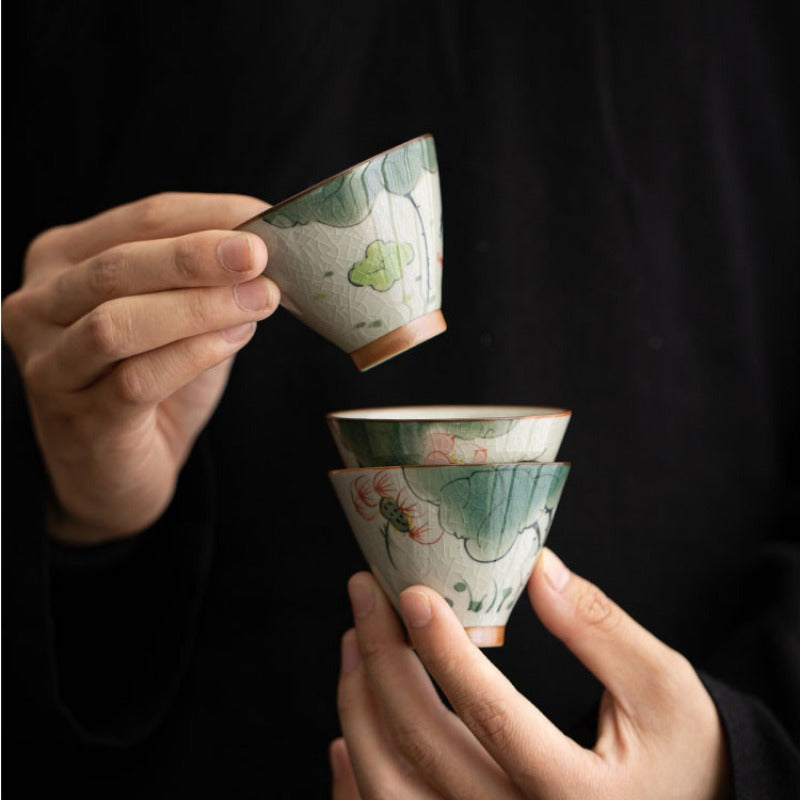 Ge Kiln Hand-painted Ice Crackle Ceramic [Lotus] Straw Hat Tea Cup Set - YIQIN TEA HOUSE | yiqinteahouse.com | lotus, tea cup, teaware