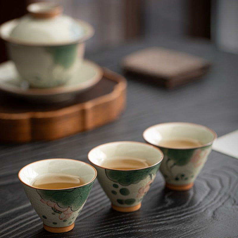 Ge Kiln Hand-painted Ice Crackle Ceramic [Lotus] Straw Hat Tea Cup Set - YIQIN TEA HOUSE | yiqinteahouse.com | lotus, tea cup, teaware