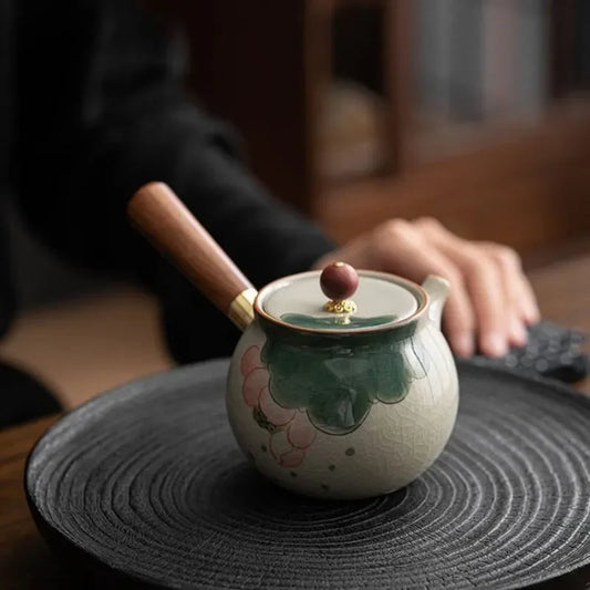 ge-kiln-hand-painted-ice-crackle-ceramic-lotus-side-handle-teapot-250ml-yiqin-tea-house-yiqinteahouse-com-1 - YIQIN TEA HOUSE 一沁茶舍 yiqinteahouse.com