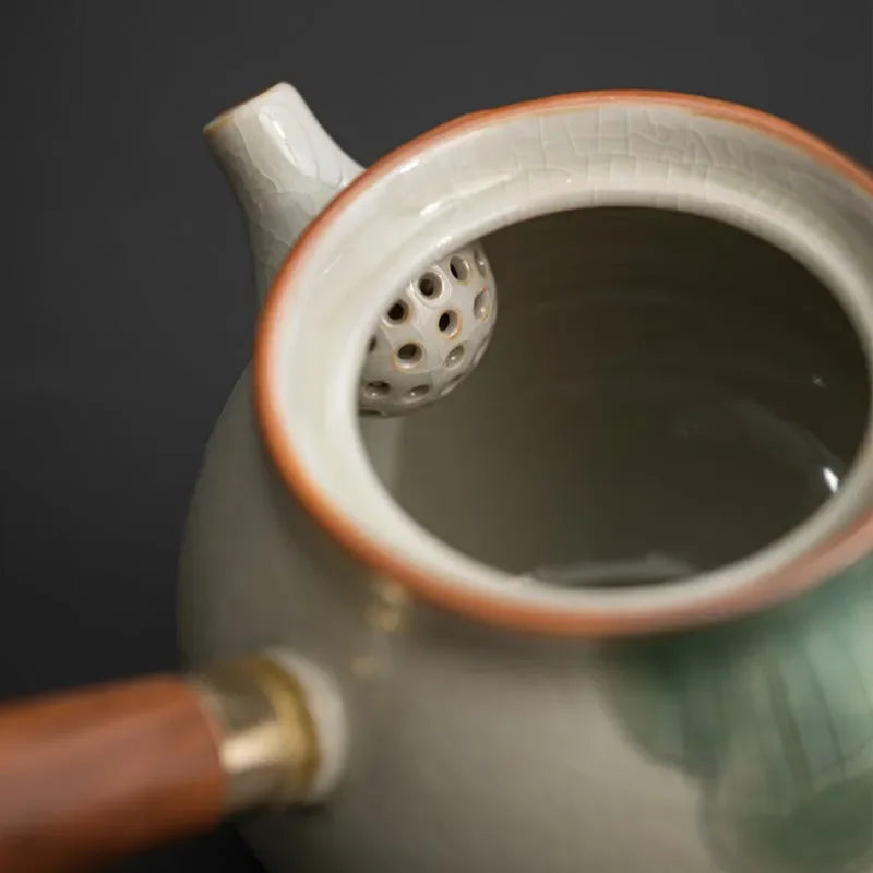 ge-kiln-hand-painted-ice-crackle-ceramic-lotus-side-handle-teapot-250ml-yiqin-tea-house-yiqinteahouse-com-12 - YIQIN TEA HOUSE 一沁茶舍 yiqinteahouse.com