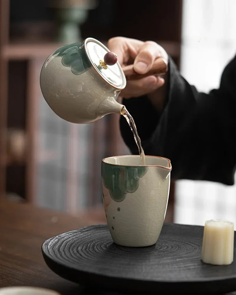 ge-kiln-hand-painted-ice-crackle-ceramic-lotus-side-handle-teapot-250ml-yiqin-tea-house-yiqinteahouse-com-27 - YIQIN TEA HOUSE 一沁茶舍 yiqinteahouse.com