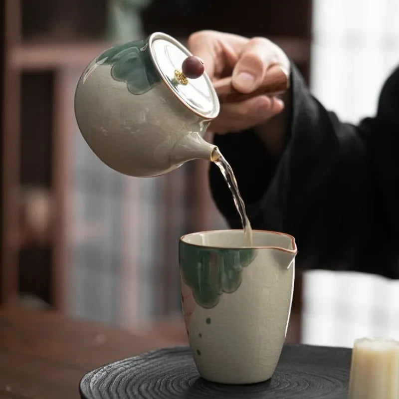 ge-kiln-hand-painted-ice-crackle-ceramic-lotus-side-handle-teapot-250ml-yiqin-tea-house-yiqinteahouse-com-5 - YIQIN TEA HOUSE 一沁茶舍 yiqinteahouse.com