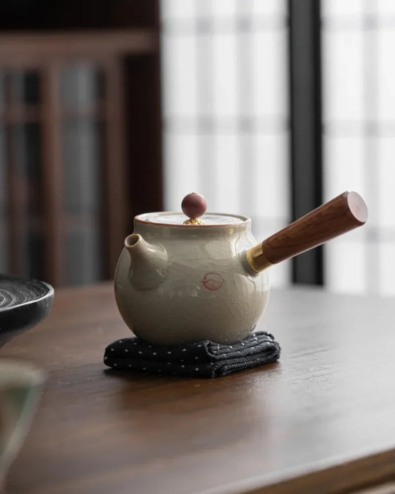 ge-kiln-hand-painted-ice-crackle-ceramic-tea-set-lotus-yiqin-tea-house-yiqinteahouse-com-25 - YIQIN TEA HOUSE 一沁茶舍 yiqinteahouse.com