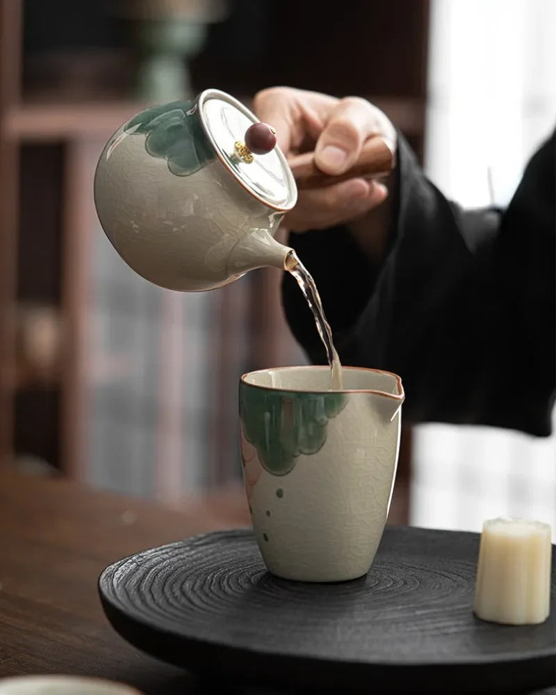 ge-kiln-hand-painted-ice-crackle-ceramic-tea-set-lotus-yiqin-tea-house-yiqinteahouse-com-27 - YIQIN TEA HOUSE 一沁茶舍 yiqinteahouse.com
