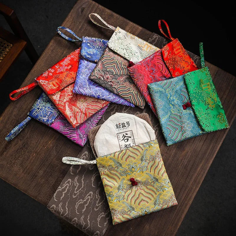 Handmade Tea Cake Flip-top Portable Bag / Tea Cake Gift Bag - YIQIN TEA HOUSE | yiqinteahouse.com | tea accessories, tea cake, teaware