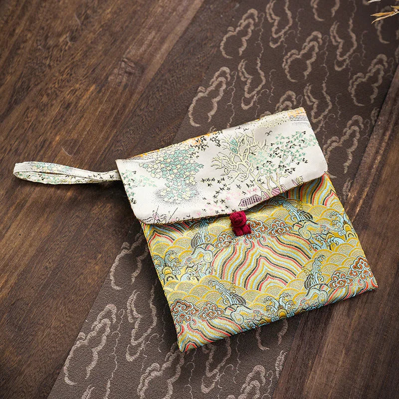 Handmade Tea Cake Flip-top Portable Bag / Tea Cake Gift Bag - YIQIN TEA HOUSE | yiqinteahouse.com | tea accessories, tea cake, teaware