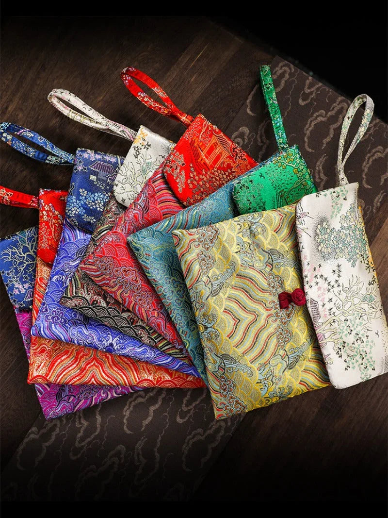 Handmade Tea Cake Flip-top Portable Bag / Tea Cake Gift Bag - YIQIN TEA HOUSE | yiqinteahouse.com | tea accessories, tea cake, teaware