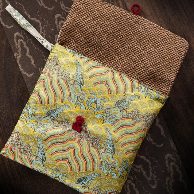 Handmade Tea Cake Flip-top Portable Bag / Tea Cake Gift Bag - YIQIN TEA HOUSE | yiqinteahouse.com | tea accessories, tea cake, teaware