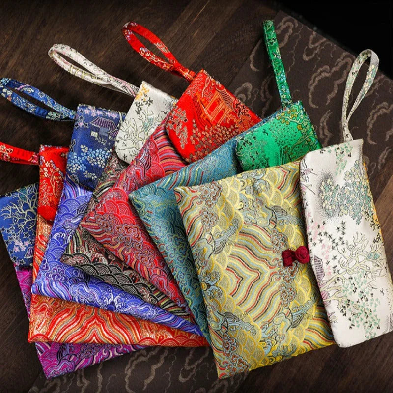 Handmade Tea Cake Flip-top Portable Bag / Tea Cake Gift Bag - YIQIN TEA HOUSE | yiqinteahouse.com | tea accessories, tea cake, teaware