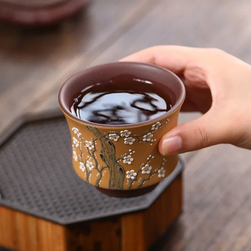 Cawan Teh Master Yixing Zisha Buatan Tangan [Bunga Plum Dua Warna] 180ml