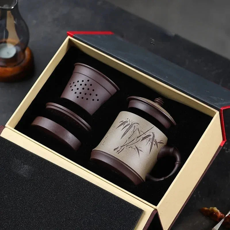 Cawan Teh Zisha Yixing Buatan Tangan dengan Penapis [Zui Chunfeng Zhu Jie] (Zi Ni / Duan Ni - 470ml)