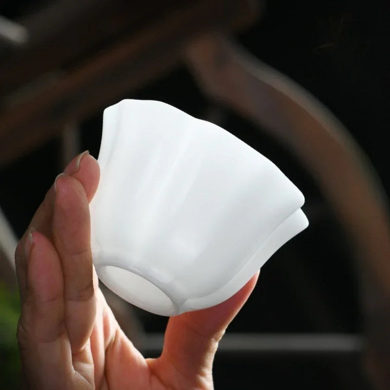 ice-jade-white-porcelain-petals-tea-cup-110ml-yiqin-tea-house-yiqinteahouse-com-2 - YIQIN TEA HOUSE 一沁茶舍 yiqinteahouse.com