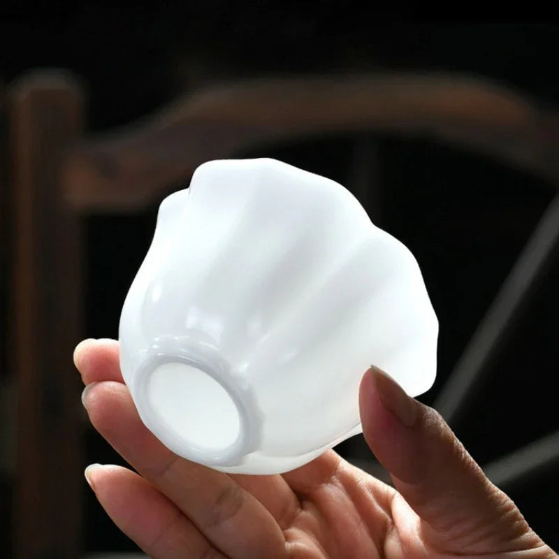 ice-jade-white-porcelain-petals-tea-cup-110ml-yiqin-tea-house-yiqinteahouse-com-3 - YIQIN TEA HOUSE 一沁茶舍 yiqinteahouse.com