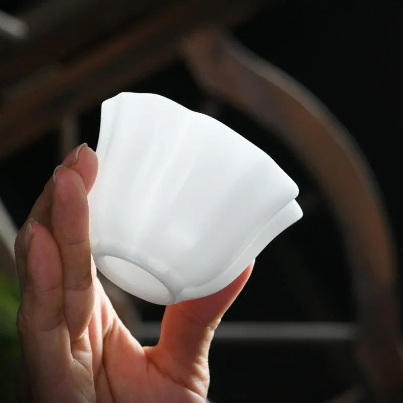 ice-jade-white-porcelain-petals-tea-cup-110ml-yiqin-tea-house-yiqinteahouse-com-4 - YIQIN TEA HOUSE 一沁茶舍 yiqinteahouse.com