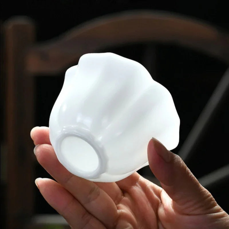 ice-jade-white-porcelain-petals-tea-cup-110ml-yiqin-tea-house-yiqinteahouse-com-5 - YIQIN TEA HOUSE 一沁茶舍 yiqinteahouse.com