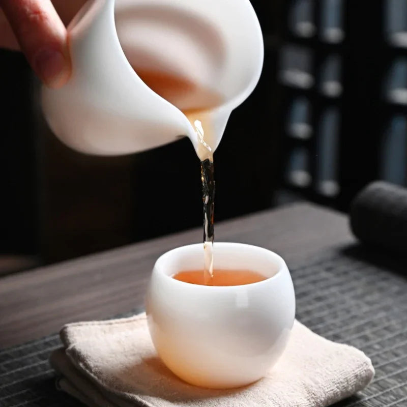 ice-jade-white-porcelain-small-tea-cup-45-50ml-yiqin-tea-house-yiqinteahouse-com-6 - YIQIN TEA HOUSE 一沁茶舍 yiqinteahouse.com