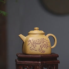 Load and play video in Gallery viewer, Yixing Zisha Teapot [Jinsong Tanran 劲松坦然] (Huang Duan Ni - 260ml)
