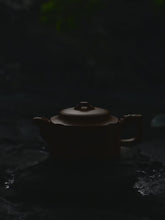 Load and play video in Gallery viewer, Full Handmade Yixing Zisha Teapot [Sifang Cha Yuan 四方茶缘] (Huangjin Duan Ni - 300ml)
