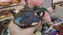 Load and play video in Gallery viewer, Full Handmade Yixing Zisha Teapot [Dragon Jingzhou Shi Piao Pot 堆龙景舟石瓢壶] (Lao Zi Ni - 300ml)
