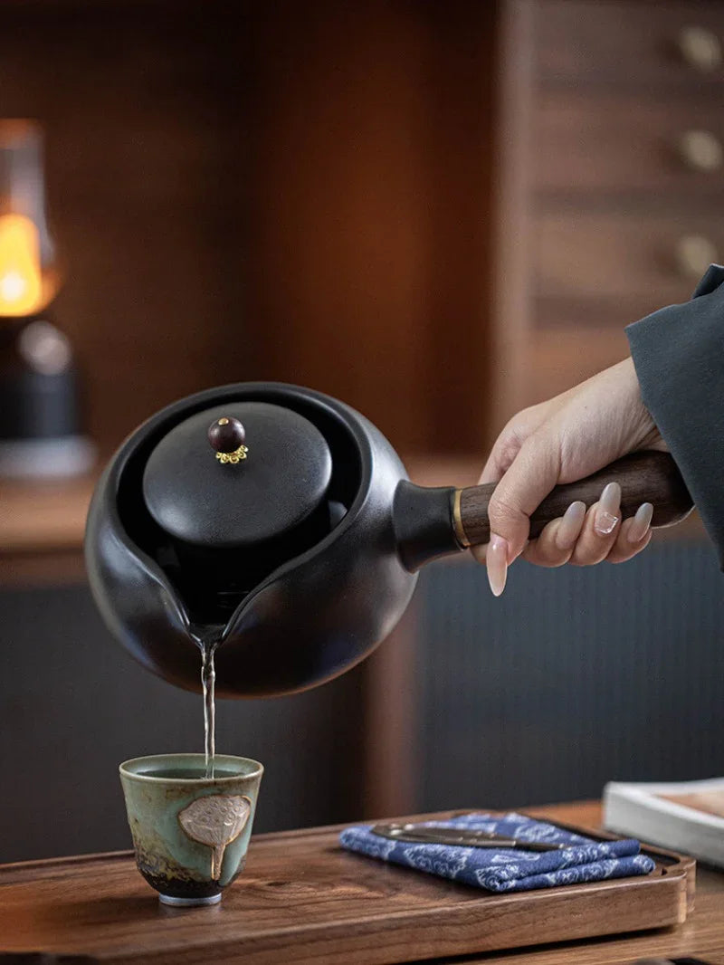 retro-ceramic-direct-fire-teapot-jing-hong-side-handle-pot-700ml-yiqin-tea-house-yiqinteahouse-com-14 - YIQIN TEA HOUSE 一沁茶舍 yiqinteahouse.com