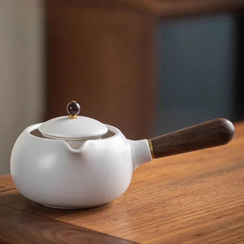 retro-ceramic-direct-fire-teapot-jing-hong-side-handle-pot-700ml-yiqin-tea-house-yiqinteahouse-com-4 - YIQIN TEA HOUSE 一沁茶舍 yiqinteahouse.com