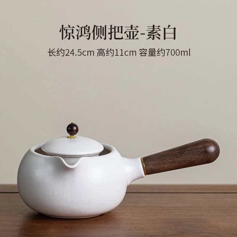 retro-ceramic-direct-fire-teapot-jing-hong-side-handle-pot-700ml-yiqin-tea-house-yiqinteahouse-com-7 - YIQIN TEA HOUSE 一沁茶舍 yiqinteahouse.com