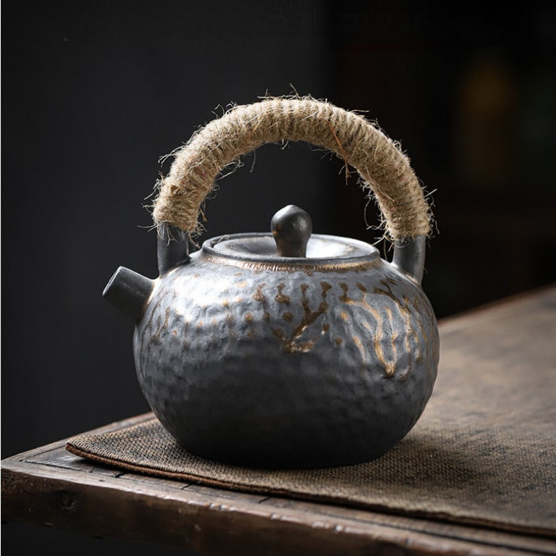 Retro Gilded Ceramic [Hammer Pattern Tiliang Teapot] 450ml - YIQIN TEA HOUSE | yiqinteahouse.com | ceramic teapot, retro gilded, teapot, teaware