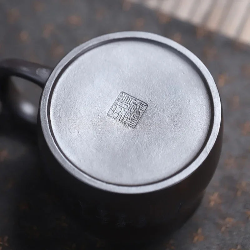 Cawan Teh Zisha Yixing dengan Penapis [Ruyi] (Shi Huang - 400ml)