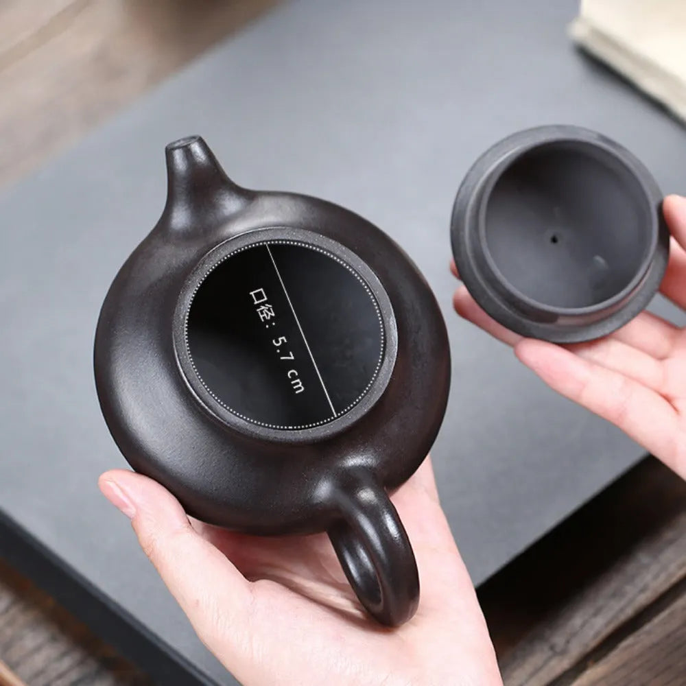 Yixing Zisha Teapot [Ai Pun Pot] (Shi Huang - 240ml) - YIQIN TEA HOUSE | yiqinteahouse.com | 200-300ml, new arrival, teapot, teaware, zisha teapot