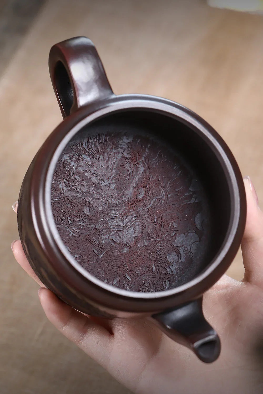 宜兴紫砂茶壶 [双龙汉瓦] (古铜乌泥 - 460ml)