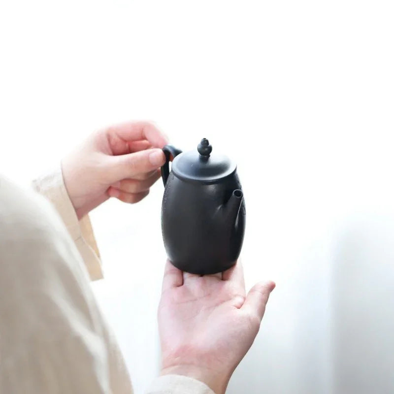 yixing-zisha-teapot-elegant-wu-jinsha-230ml-yiqin-tea-house-yiqinteahouse-com-12 - YIQIN TEA HOUSE 一沁茶舍 yiqinteahouse.com