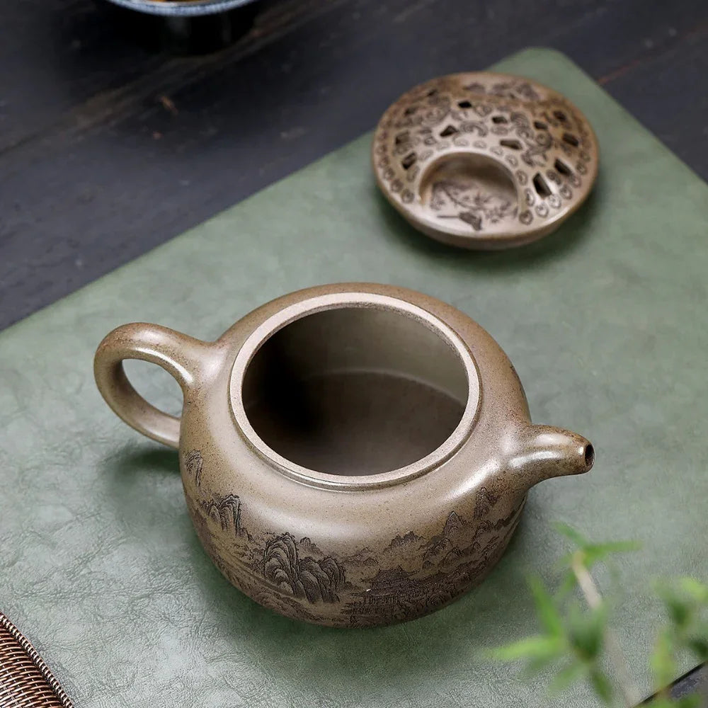 Teko Yixing Zisha [Guanshan Niu Gai Pot] (Chenxiang Ni Pembakaran Kayu Api - 700ml)