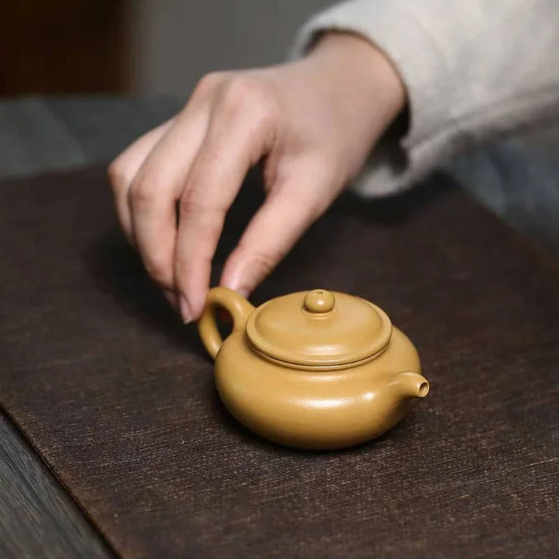 Teko Zisha Yixing [Mini Fanggu Pot] (Huangjin Zhu Ni - 100ml)