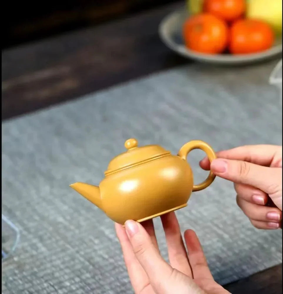Théière Yixing Zisha [Pot Mini Shui Ping] (Huangjin Zhu Ni - 120ml)
