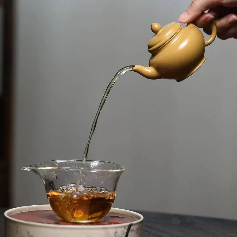 Théière Yixing Zisha [Mini Pot Xiao Ying] (Huangjin Zhu Ni - 110 ml)