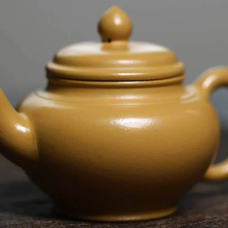 Théière Yixing Zisha [Mini Pot Xiao Ying] (Huangjin Zhu Ni - 110 ml)
