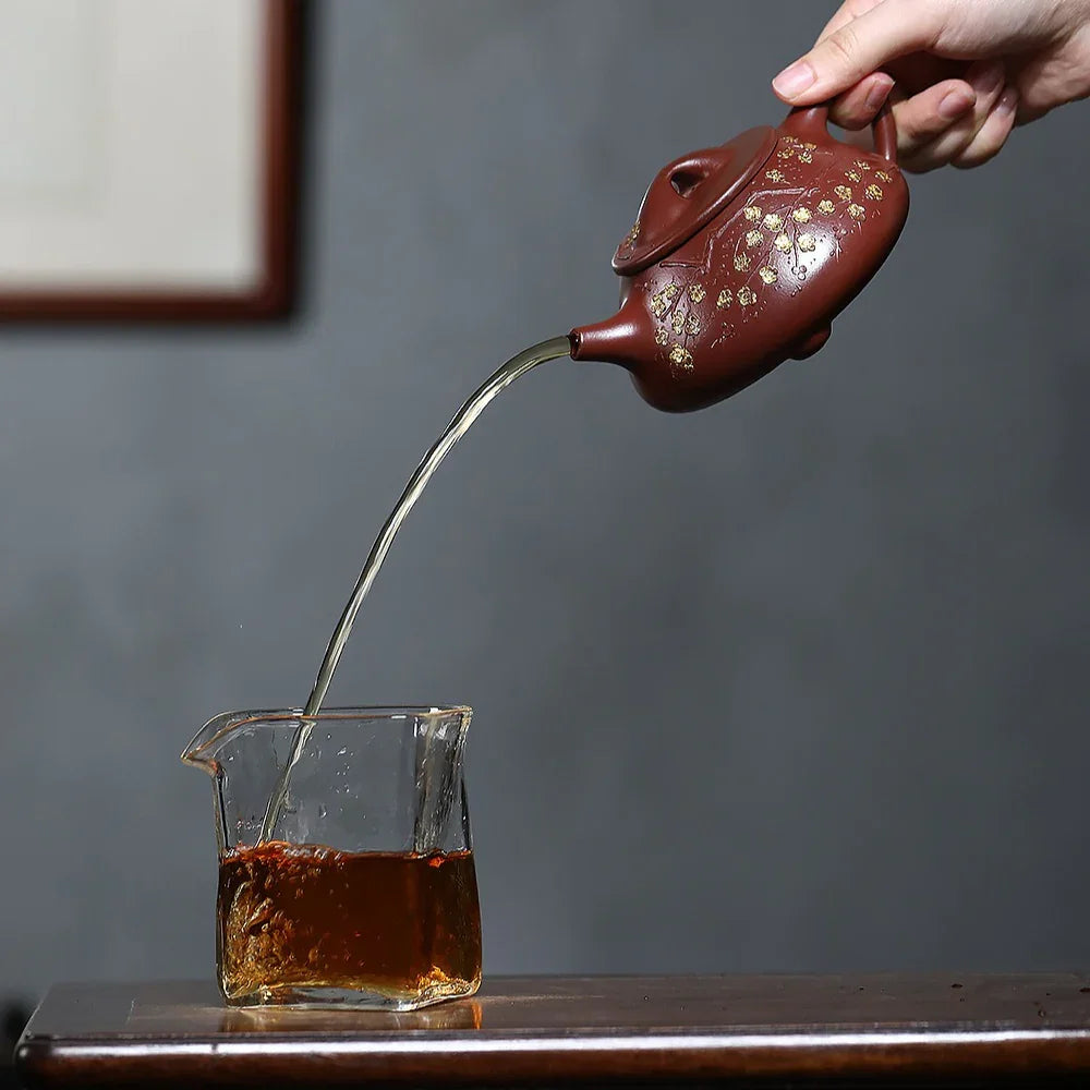 Théière Yixing Zisha [Fleur de prunier Jingzhou Shi Piao] (Hong Pi Long - 310 ml)