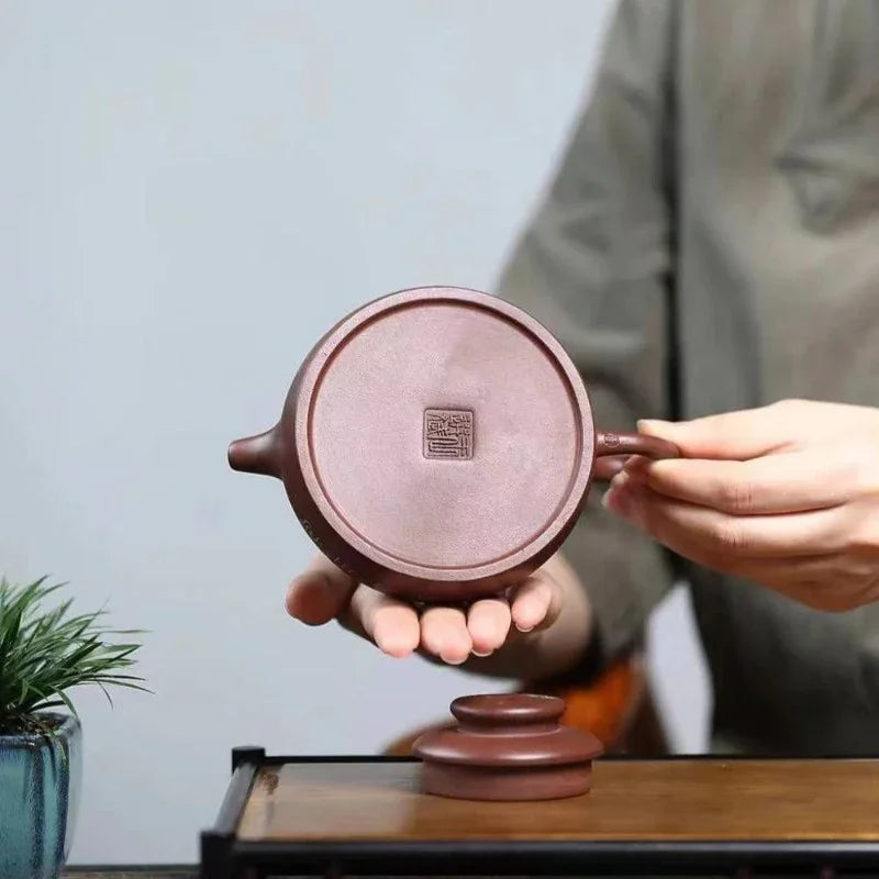 Yixing Zisha Teapot [Shanshui Han Jiang Julun] (Di Cao Qing - 250ml)