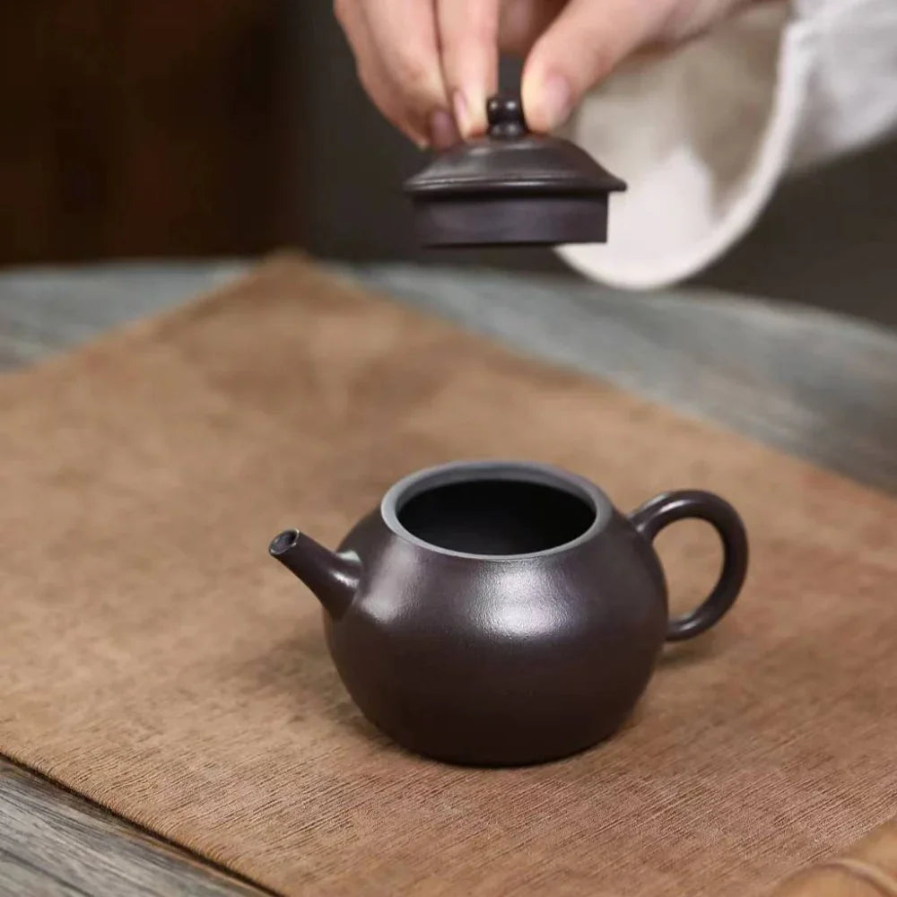 Teko Yixing Zisha [Straw Hat Pot] (Tian Qing Ni - 150ml)