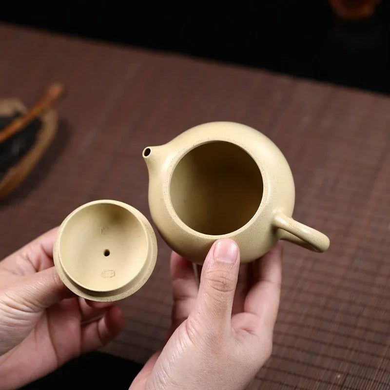 Teko Yixing Zisha [Xishi Pot] (Bensan Lu Ni - 240ml)