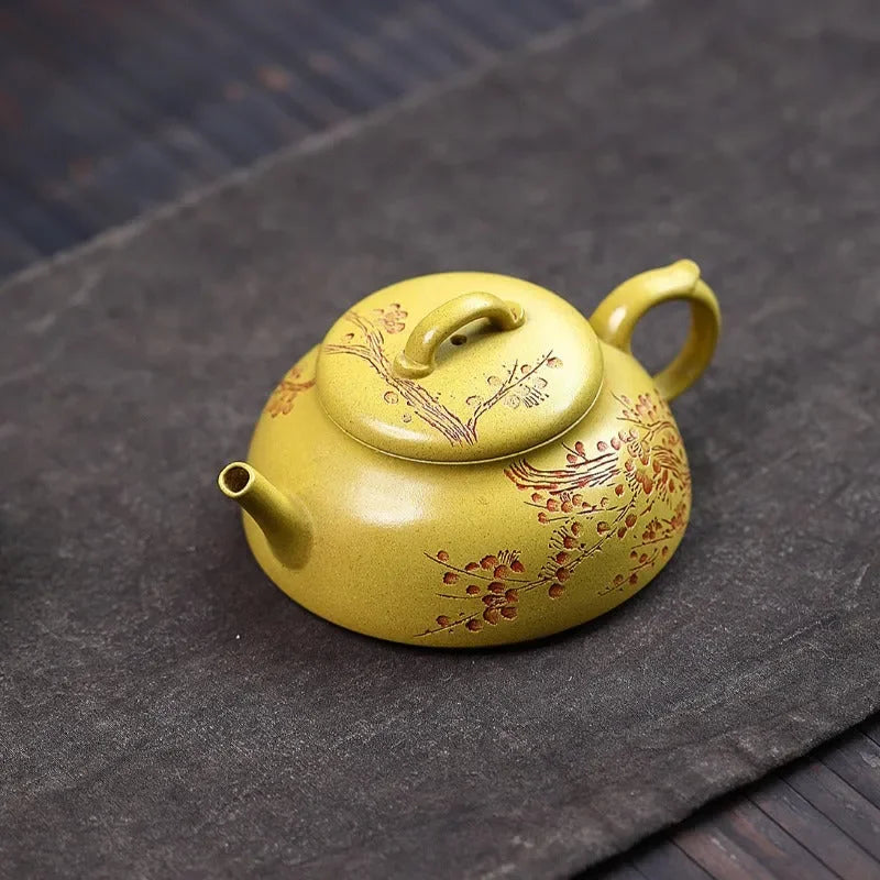 宜兴紫砂壶【寻梅】（黄金段泥- 150ml）