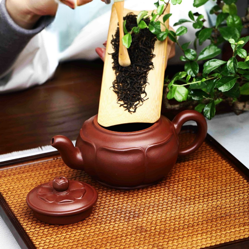 Full Handmade Yixing Zisha Teapot [Prosperous Lotus] (Lao Zi Ni - 320ml)