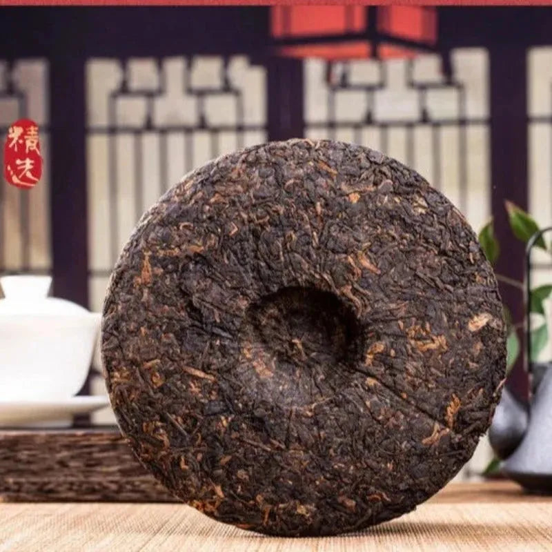 2006 Yunnan Shu Pu-er Tea Cake [Lao Ban Zhang] - YIQIN TEA HOUSE | yiqinteahouse.com | dark tea, pu-er, puer, shu puer, tea