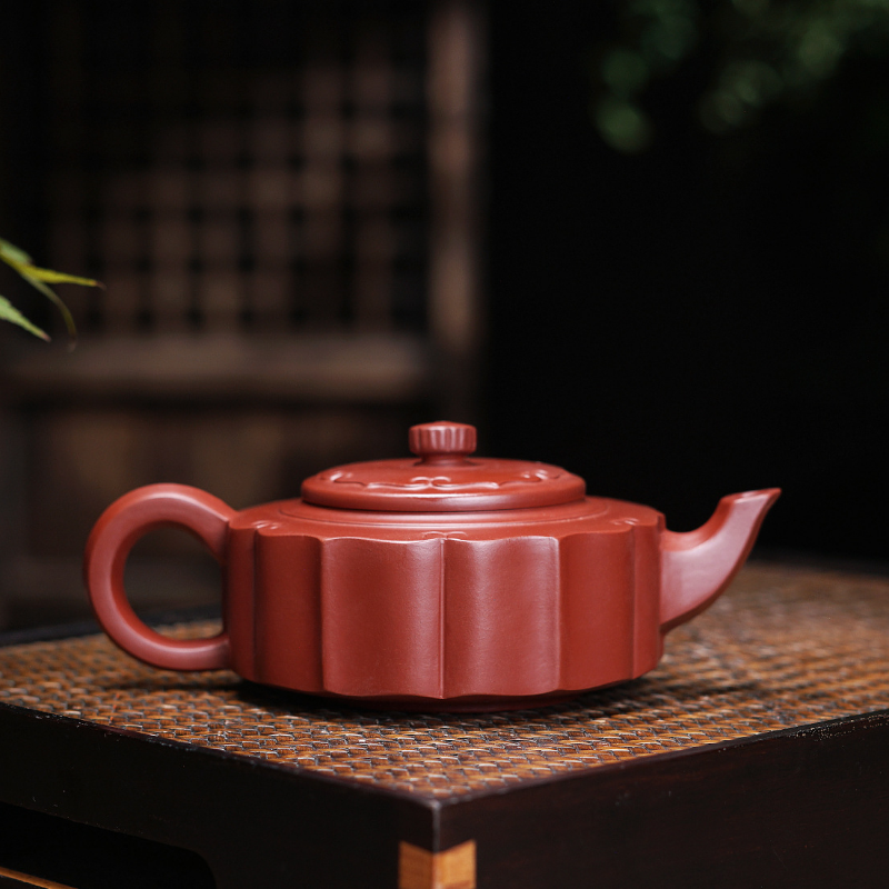 Yixing Zisha Teapot [Plum Zhoupan 梅花周盘] (Dahongpao - 260ml)