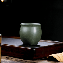Load image into Gallery viewer, Full Handmade Yixing Purple Clay Master Tea Cup Set [Shanshui] | 全手工宜兴紫砂主人杯 [山水] 礼装全套 - YIQIN TEA HOUSE 一沁茶舍  |  yiqinteahouse.com
