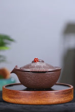Load and play video in Gallery viewer, Handmade Yixing Purple Clay Gaiwan [Wealthy] | 手工宜兴紫砂手抓壶/盖碗 原矿紫泥 [富甲天下]
