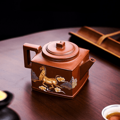 Full Handmade Yixing Purple Clay Teapot [Ma Ta Feiyan] | 全手工宜兴紫砂壶 原矿革紫泥 [马踏飞燕] - YIQIN TEA HOUSE 一沁茶舍  |  yiqinteahouse.com