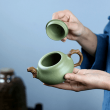 將圖片載入圖庫檢視器 Yixing Purple Clay Teapot [Gourd | 宜兴紫砂壶 原矿豆青泥 [葫芦] - YIQIN TEA HOUSE 一沁茶舍  |  yiqinteahouse.com
